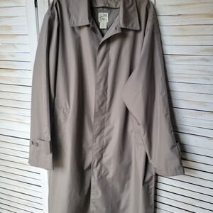 TravelSmith Beige Men's Raincoat